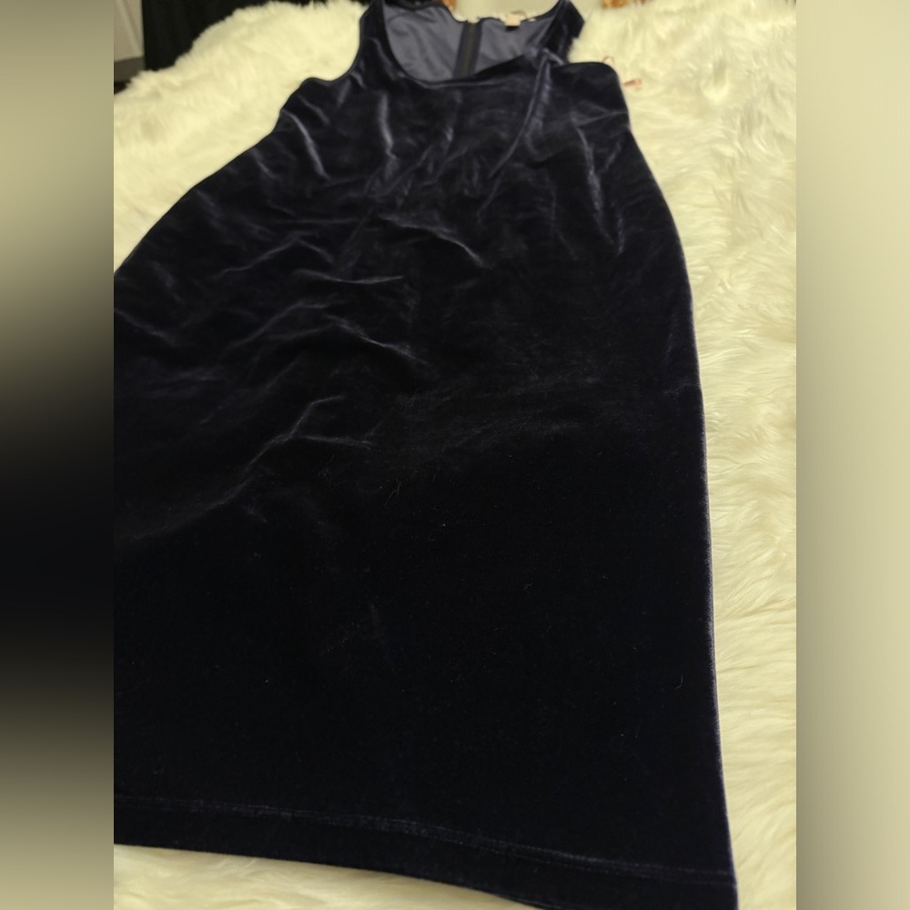 Purple Velvet midi dress - Picture 2 of 6